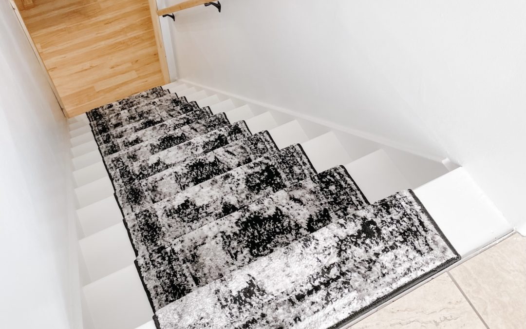 My DIY Tips for Installing a Carpet Runner on Stairs - Staircase renovation - Sew Bright Creations