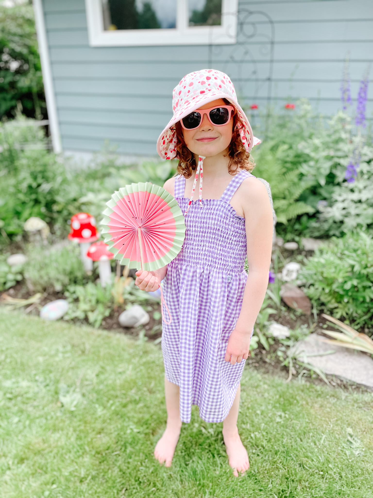 kids summer craft - how to make a paper fan - sew bright creations