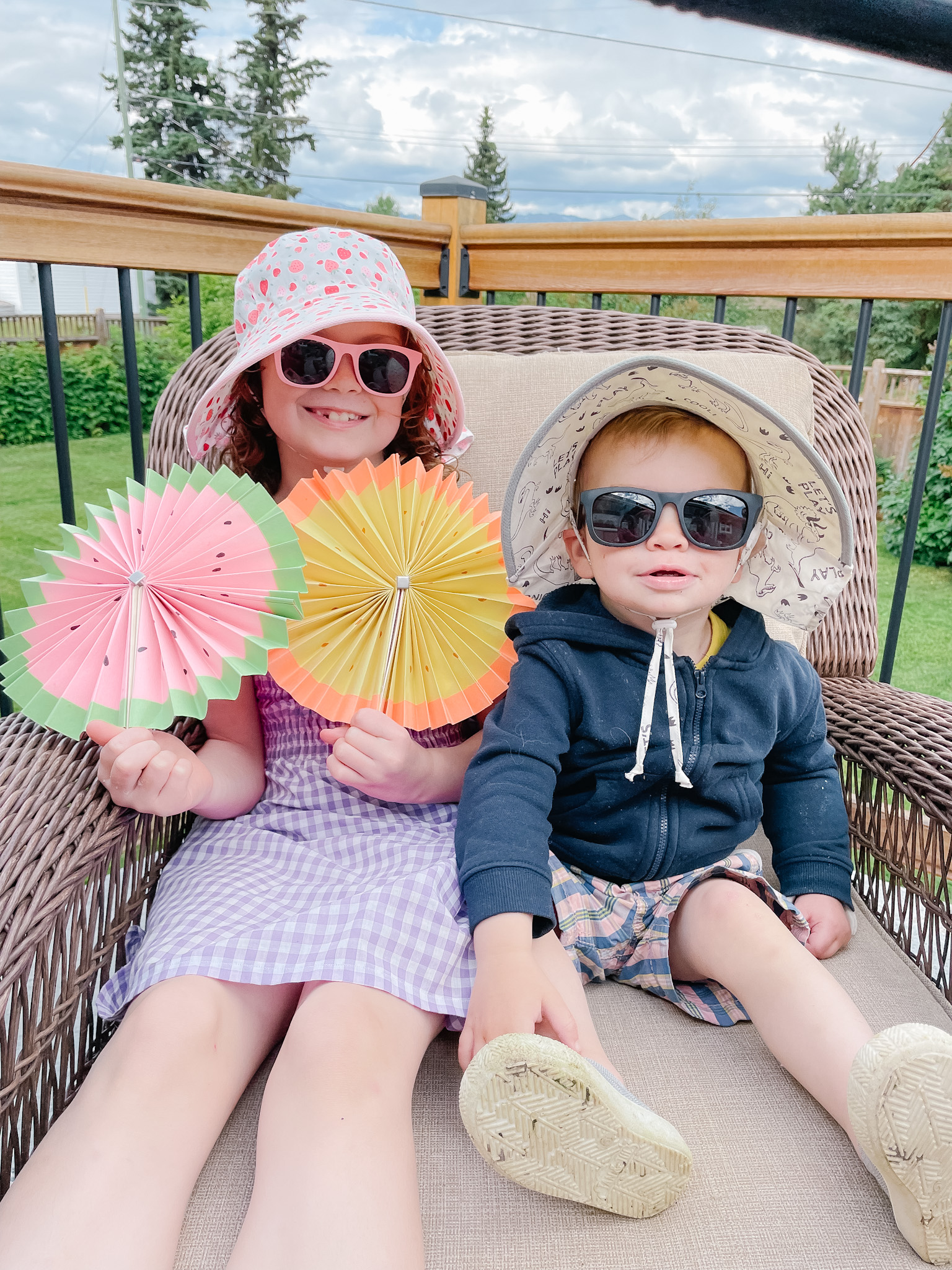 kids summer craft - how to make a paper fan - sew bright creations