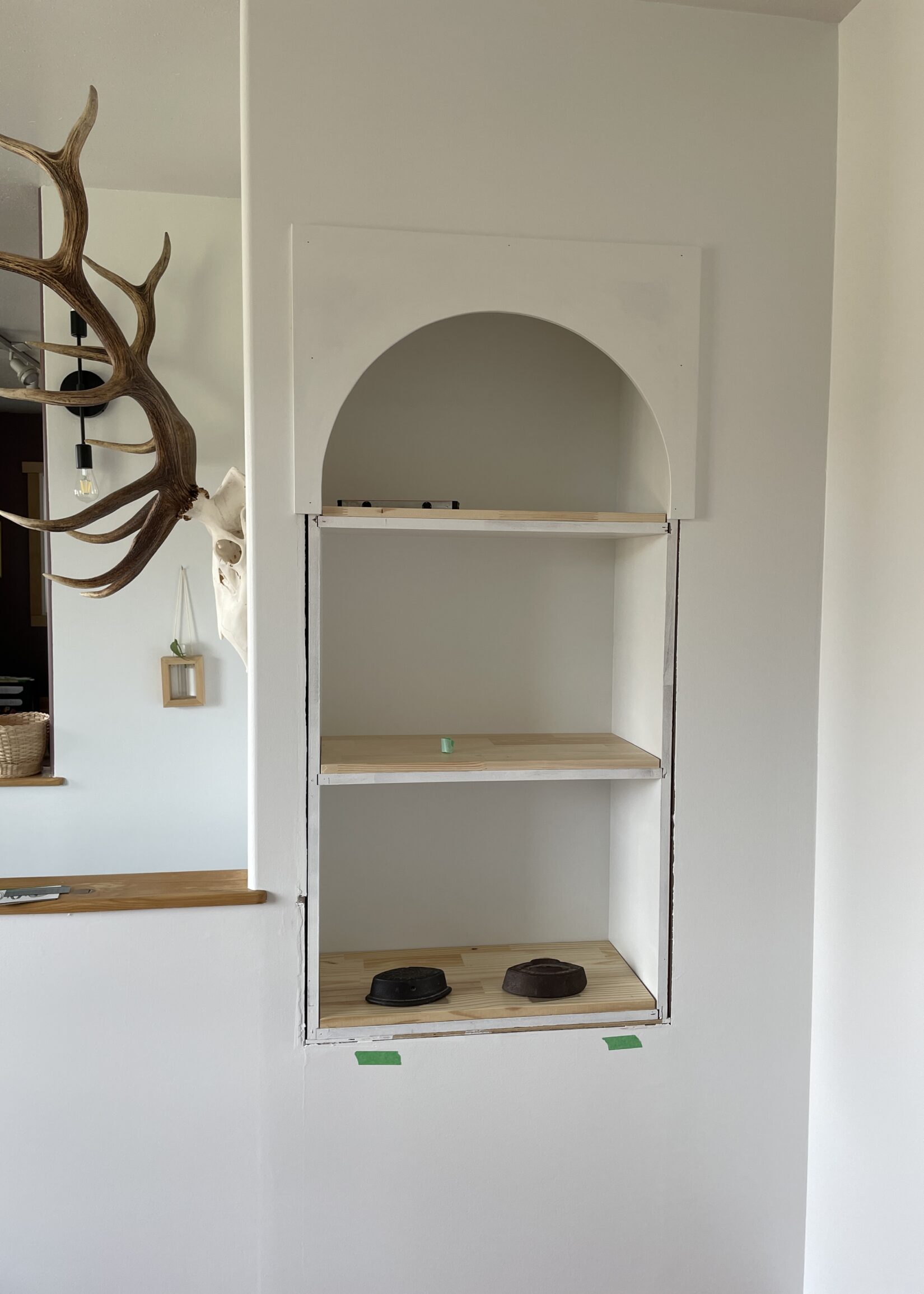 DIY Built In Arch Shelf